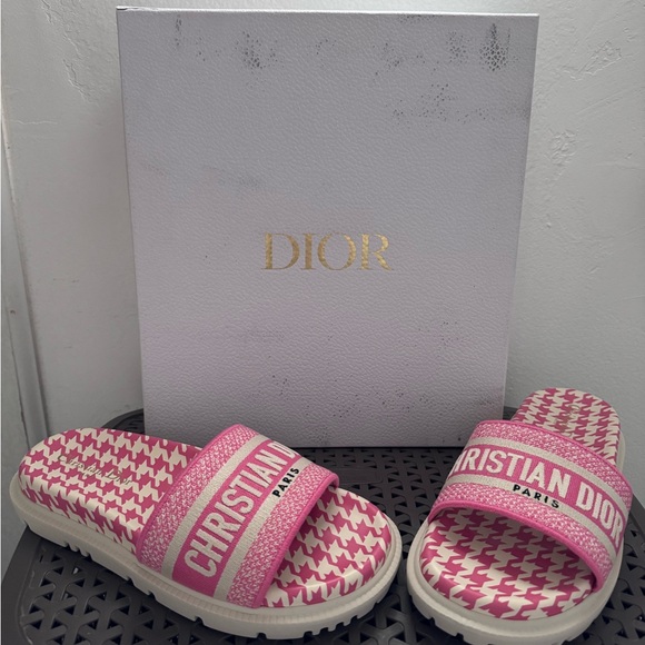 New Dior Pink Peony Houndstooth Patterned Women’s Comfy Sandals 38 US 8 NIB - Picture 2 of 9